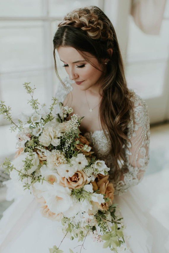 Secret Garden-inspired bridal editorial Inspiration