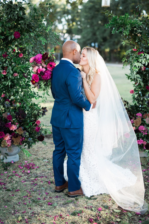 Bright, modern barn wedding