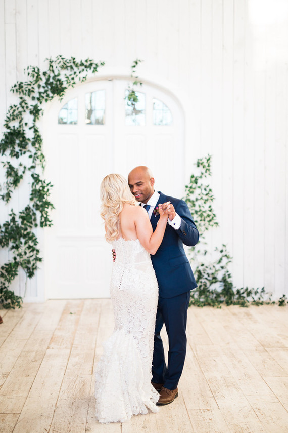 Bright, modern barn wedding