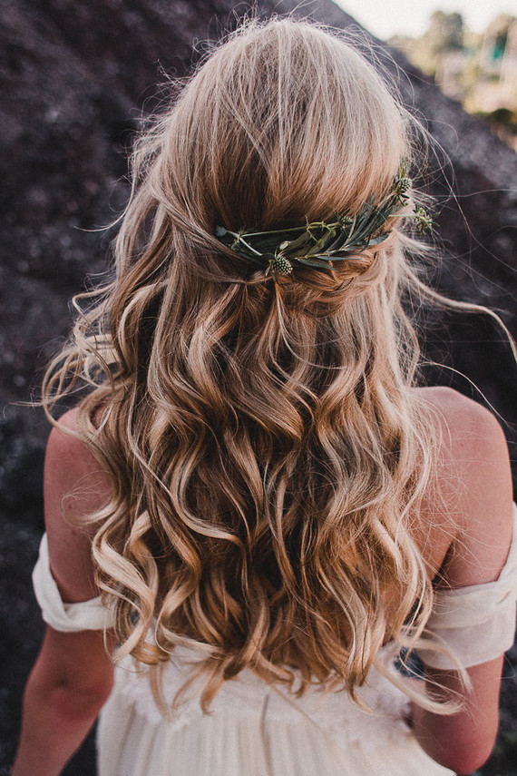 romantic wavy bridal hair