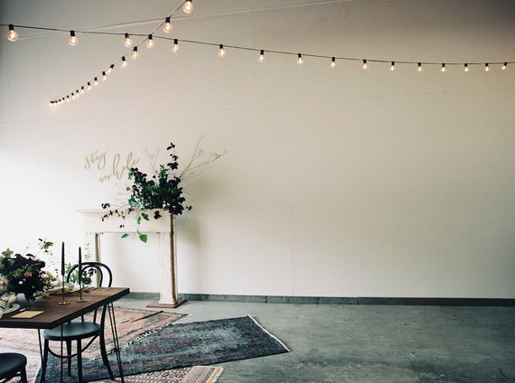 minimal fall wedding decor