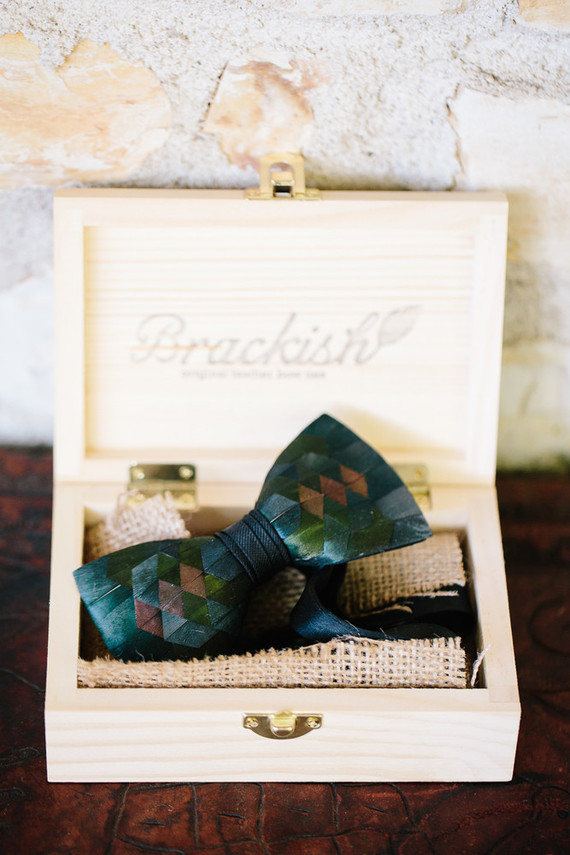 groom's bow tie