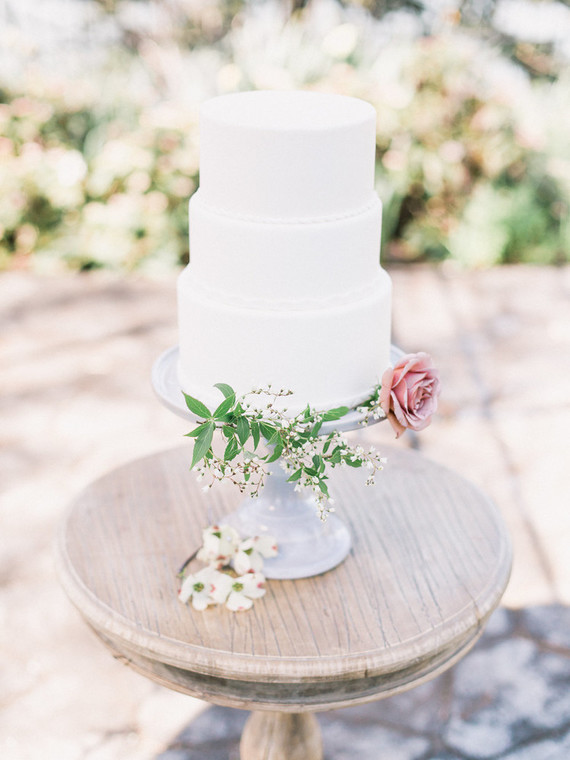 Simple spring wedding cake
