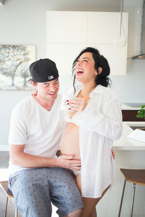 Intimate maternity photos