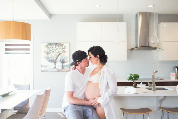 Intimate maternity photos