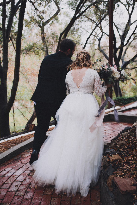 Moody rainy Topanga Canyon wedding at the 1909