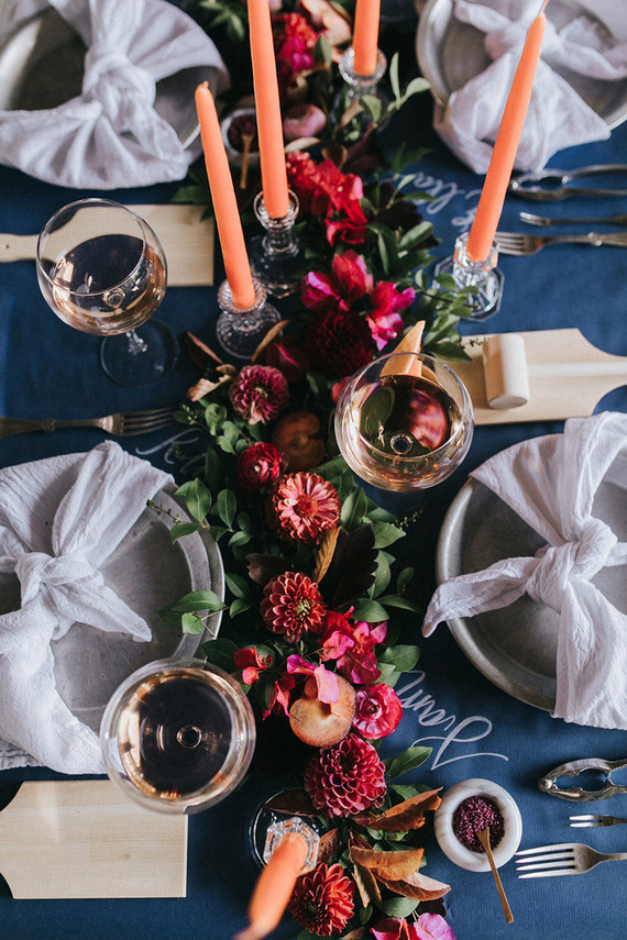 moody fall tablescape ideas