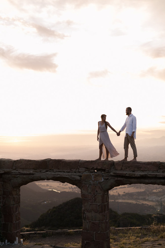 minimal earthy elopement at Knapp's Castle