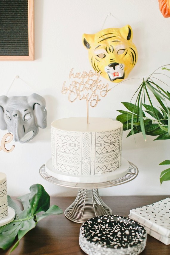 Jungle themed first birthday party ideas
