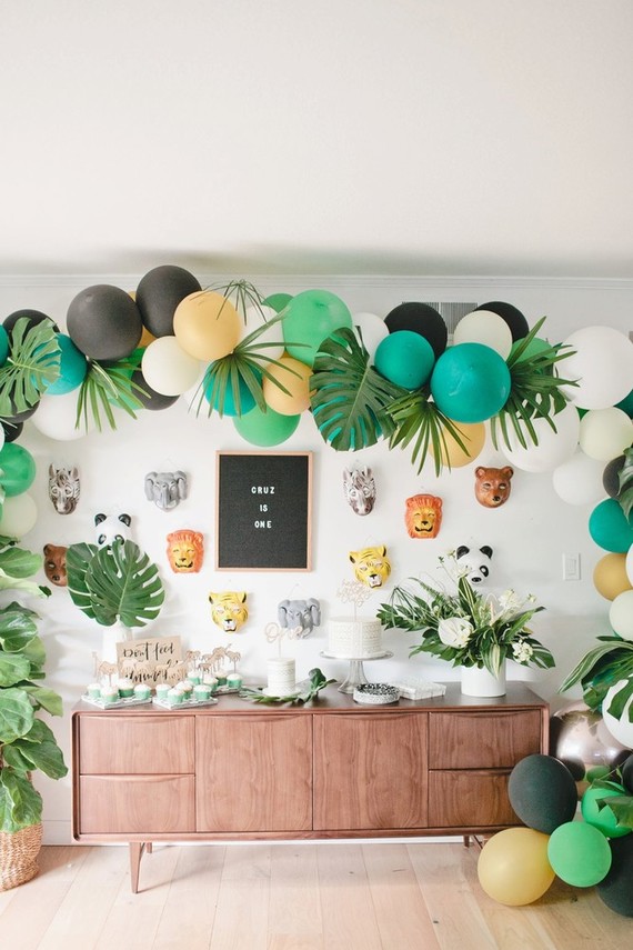 Jungle themed first birthday party ideas Inspiration