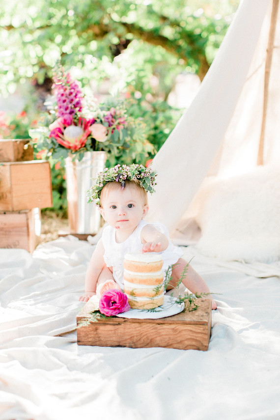 Girly picnic cake smash Inspiration