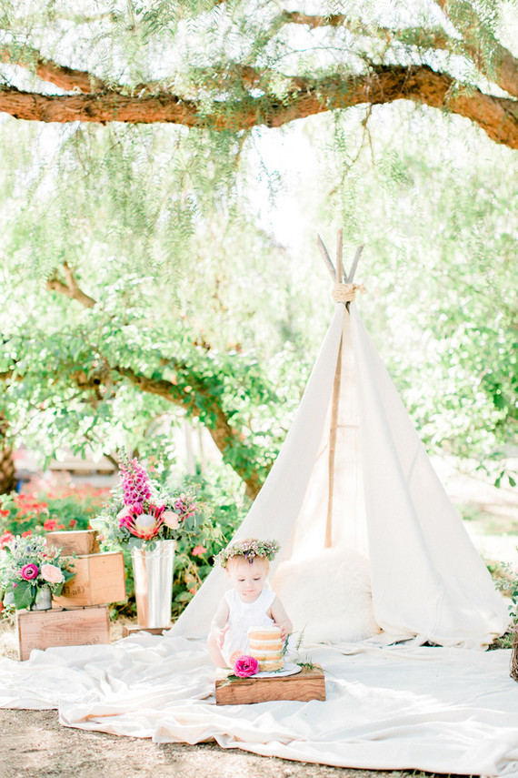 Girly picnic cake smash