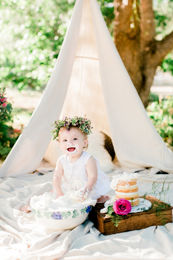 Girly picnic cake smash Inspiration