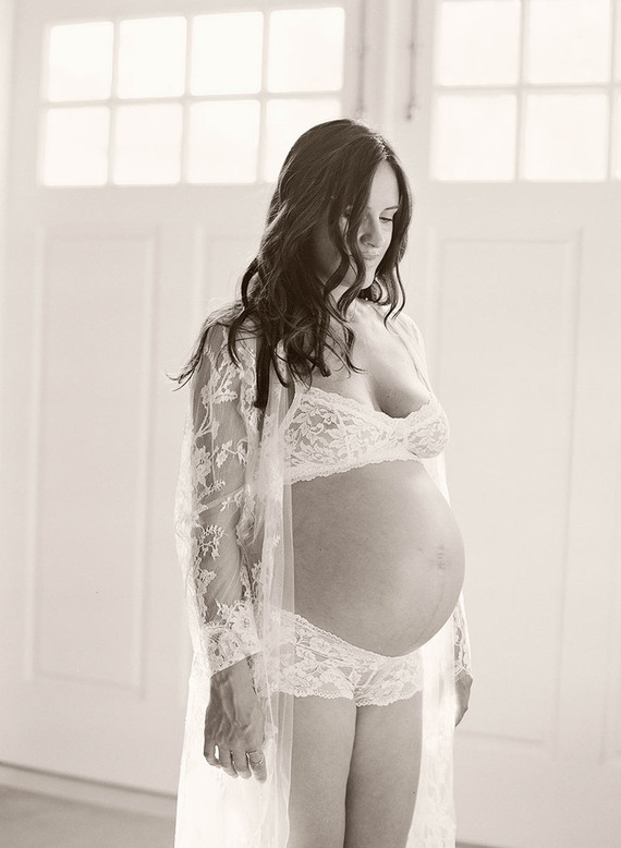 Amanda's maternity photos by Elizabeth Messina
