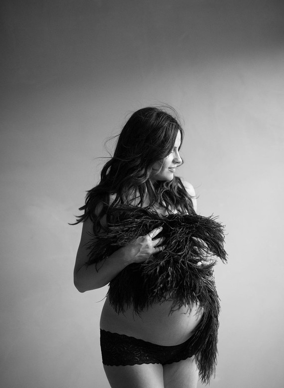 Amanda's maternity photos by Elizabeth Messina