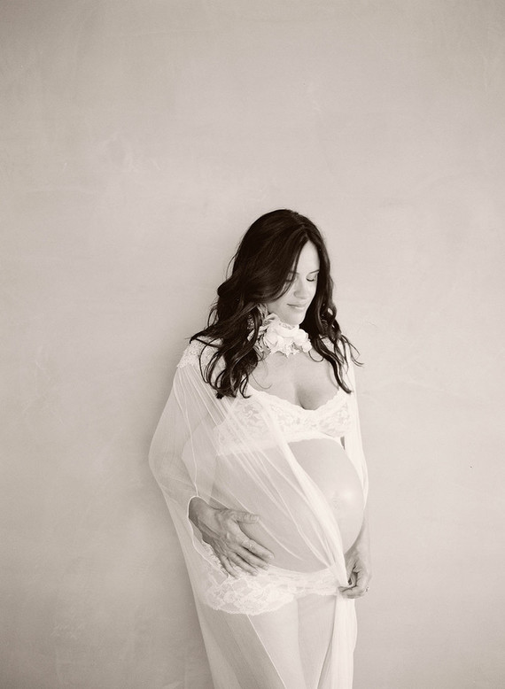Amanda's maternity photos by Elizabeth Messina