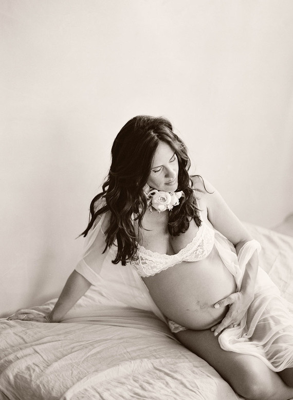 Amanda's maternity photos by Elizabeth Messina