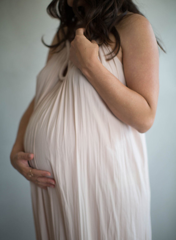 Amanda's maternity photos by Elizabeth Messina