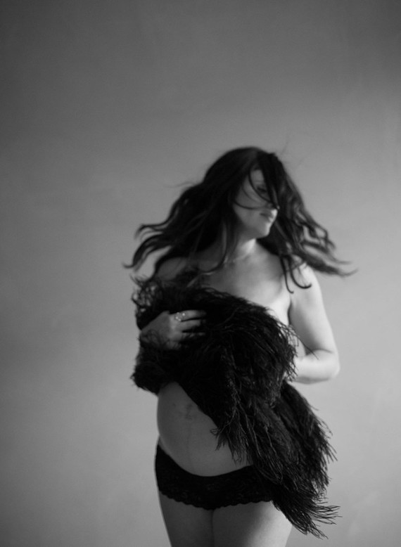 Amanda's maternity photos by Elizabeth Messina