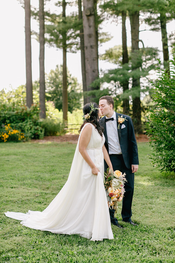 elegant pastel fall wedding at Tyler Arboretum in Philadelphia