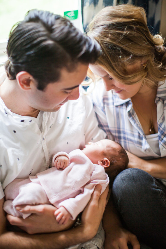 lifestyle newborn photos in Los Angeles