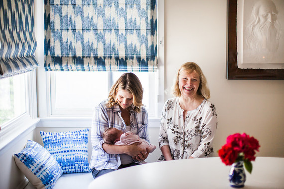 lifestyle newborn photos in Los Angeles