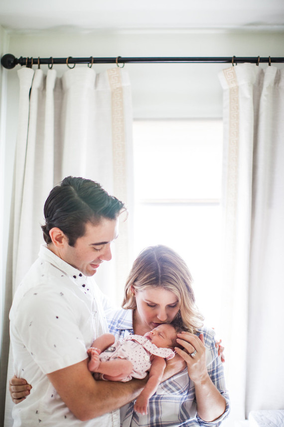 lifestyle newborn photos in Los Angeles