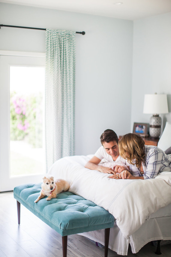 lifestyle newborn photos in Los Angeles