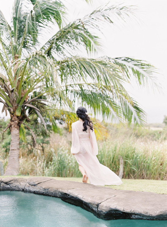Vintage botanical wedding at Puakea Ranch in Hawaii