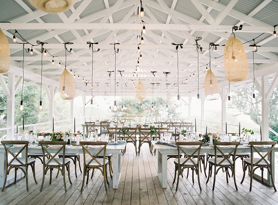 Vintage botanical wedding at Puakea Ranch in Hawaii