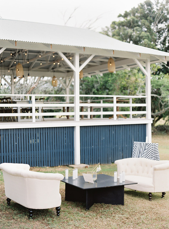 Vintage botanical wedding at Puakea Ranch in Hawaii