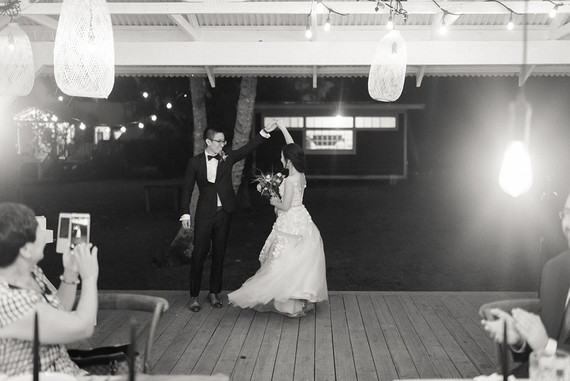 Vintage botanical wedding at Puakea Ranch in Hawaii