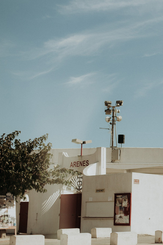 Authenic festive farm wedding in Saintes-Maries-de-la-Mer, Provence