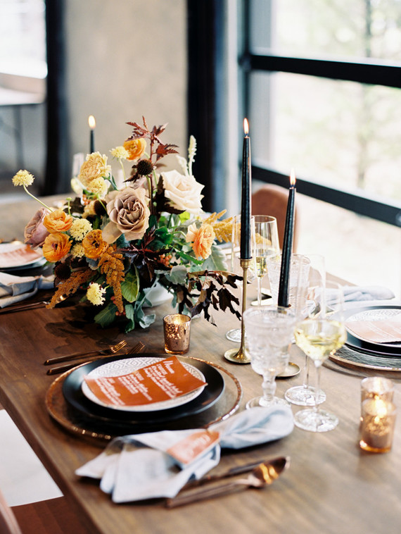 Elegant modern fall wedding ideas at The Forge in Dallas