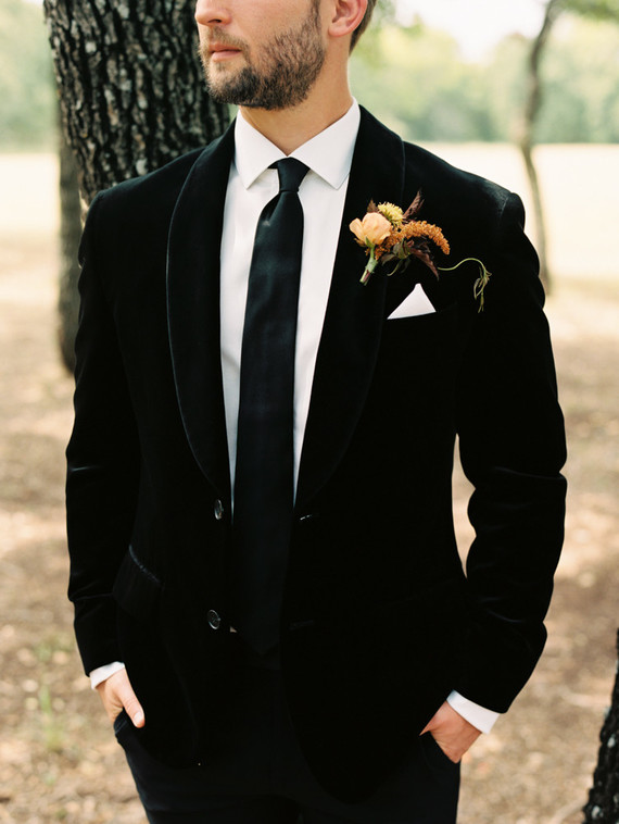 Elegant modern fall wedding ideas at The Forge in Dallas