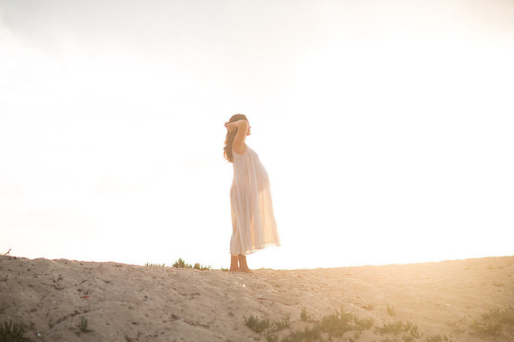 beachside maternity photos