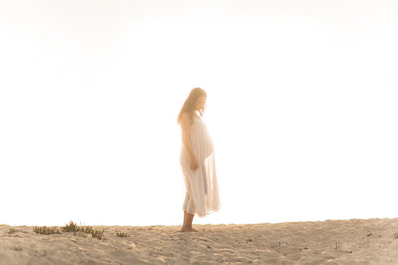 beachside maternity photos