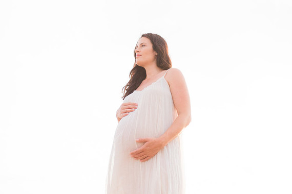 beachside maternity photos