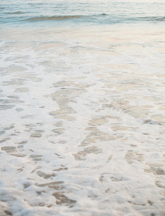 beachside maternity photos