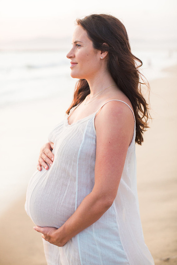 beachside maternity photos