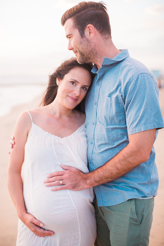 beachside maternity photos
