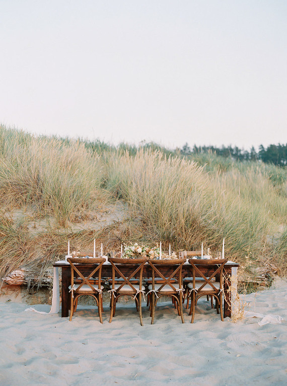 pastel seaside wedding inspiration on the Oregon Coast