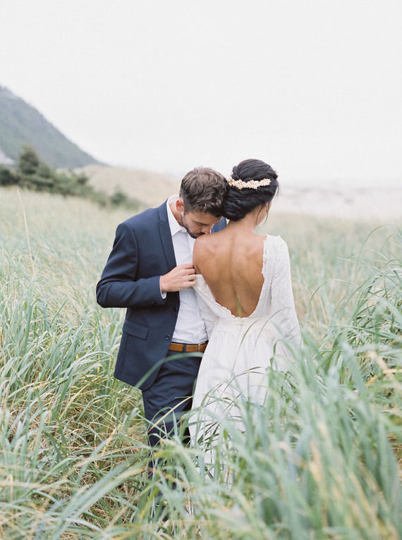 pastel seaside wedding inspiration on the Oregon Coast