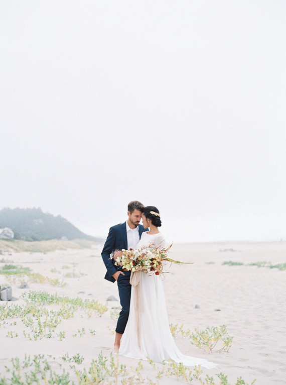 pastel seaside wedding inspiration on the Oregon Coast