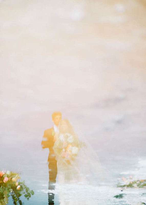 Fancy elopement inspiration at La Laguna Rosa de Torrevieja in Spain Inspiration