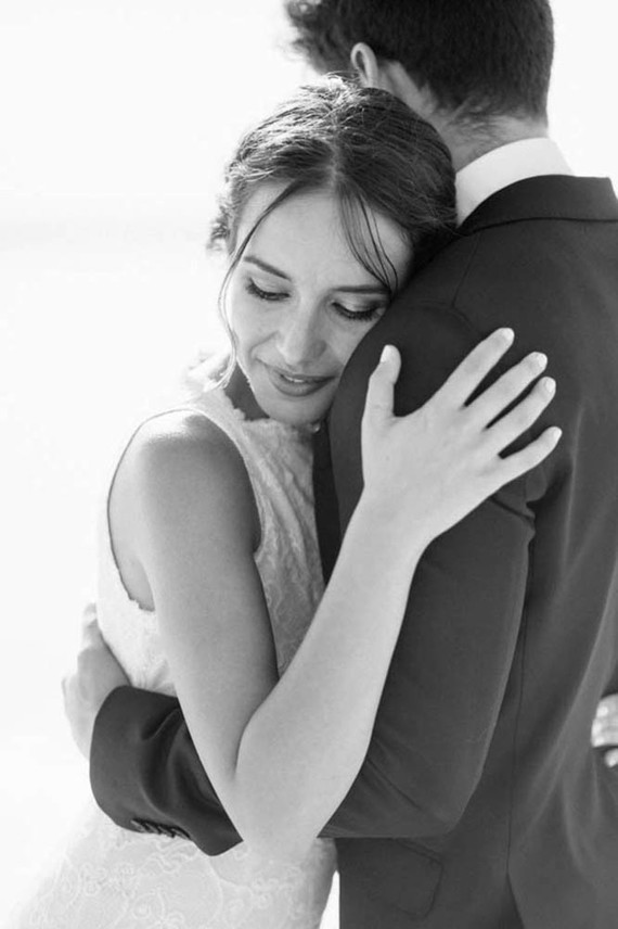 Fancy elopement inspiration at La Laguna Rosa de Torrevieja in Spain