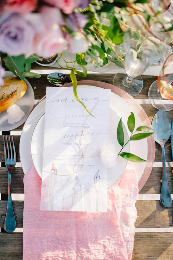 Fancy elopement inspiration at La Laguna Rosa de Torrevieja in Spain Inspiration
