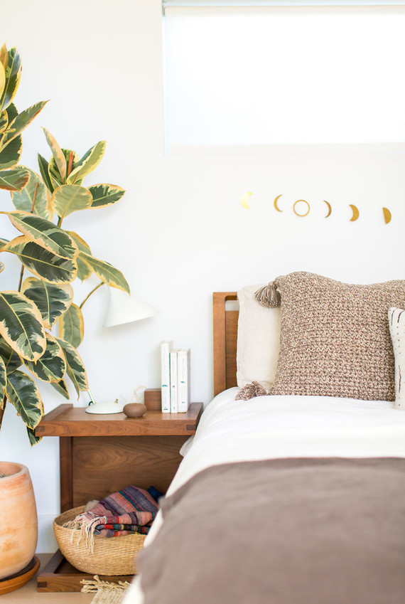 Cozy master bedroom for fall with Coyuchi on 100 Layer Cake