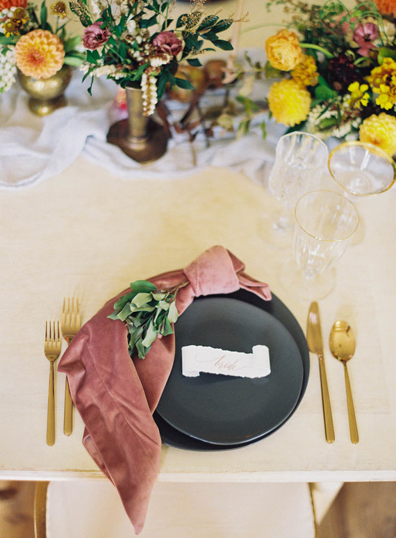 Coastal fall wedding ideas at the Steeple House in Maui