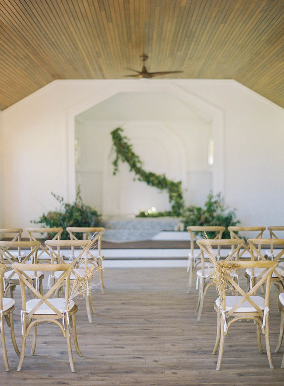 Coastal fall wedding ideas at the Steeple House in Maui